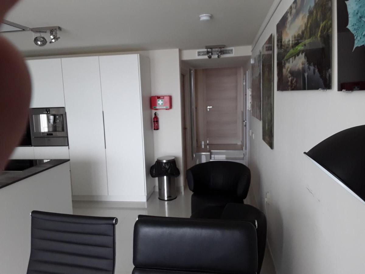 Apartament Front Port Line Sleeps 6 Marbella Zewnętrze zdjęcie