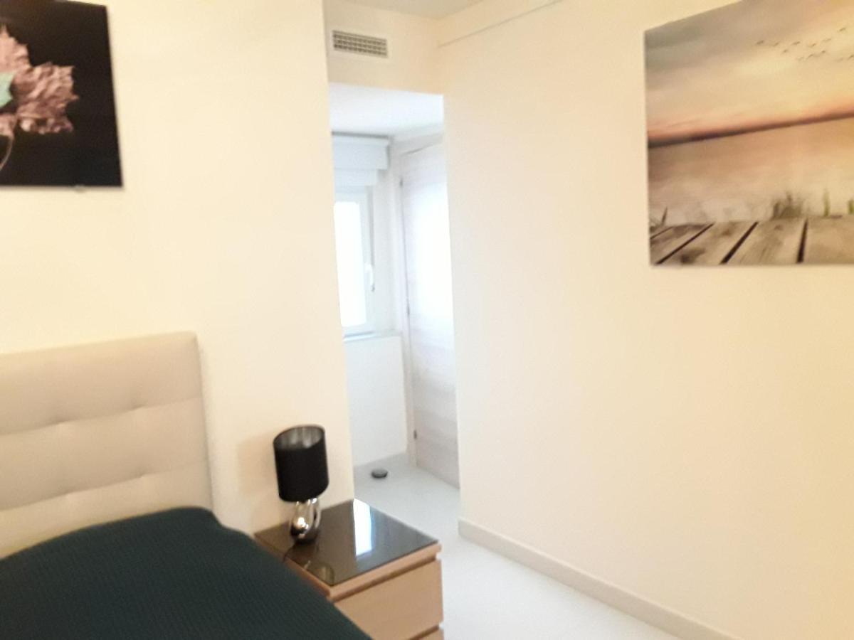 Apartament Front Port Line Sleeps 6 Marbella Zewnętrze zdjęcie
