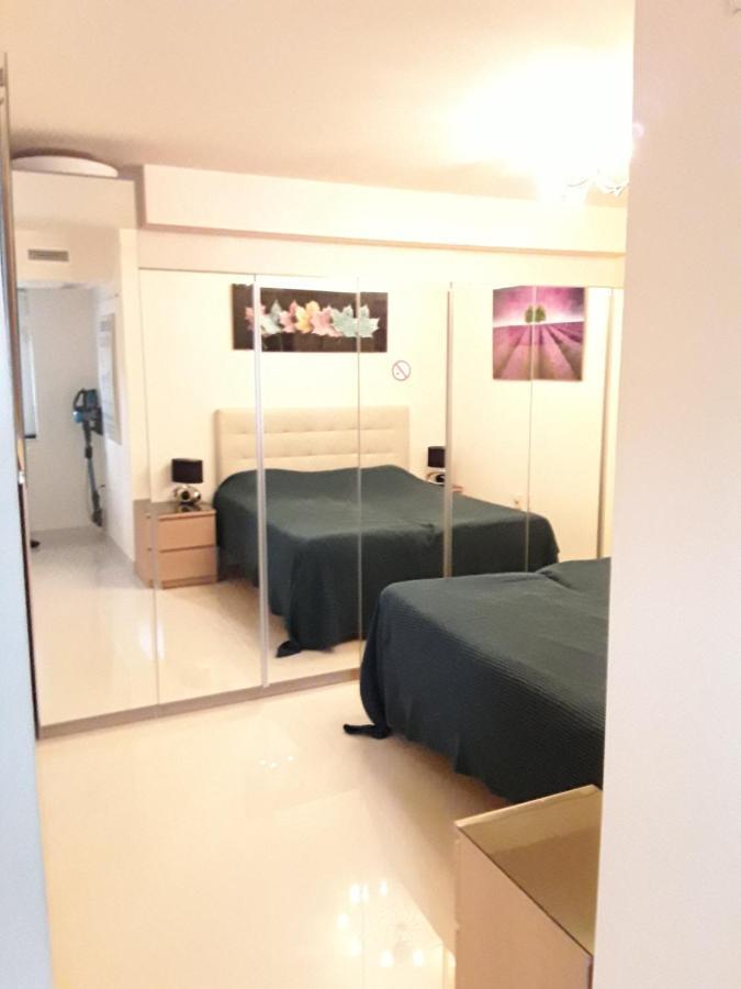 Apartament Front Port Line Sleeps 6 Marbella Zewnętrze zdjęcie